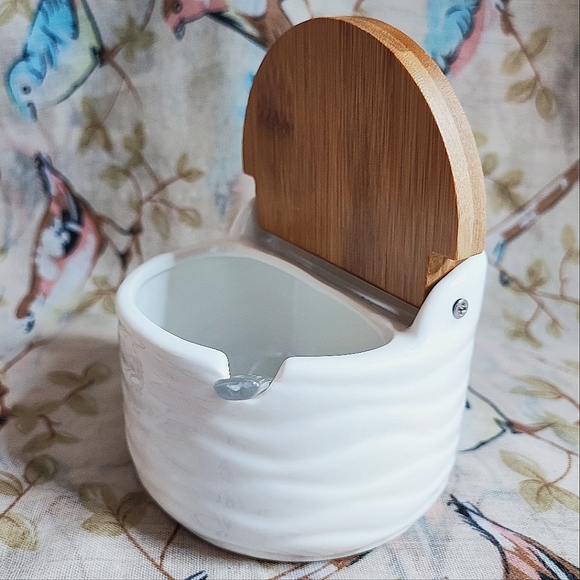 Salt Box Cellar White and Wood Textured Ceramic Pottery NEW NWOT - Picture 4 of 8